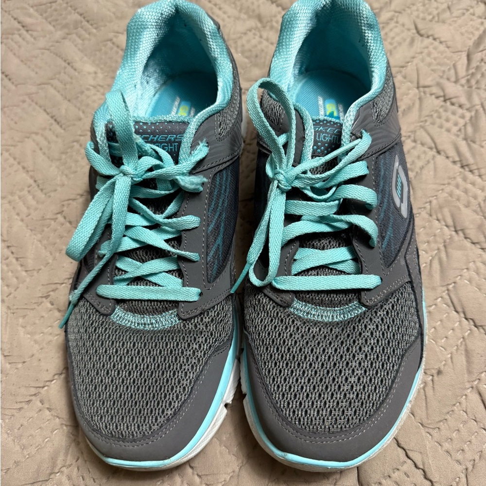 Skechers women’s shoes gel top memory foam size 9 1/2